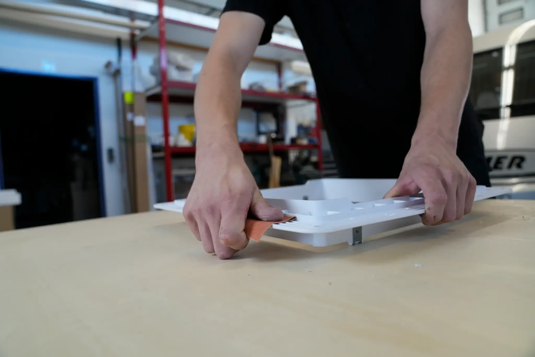 schleifen Anwendungsbild: Schleifen einer Oberfläche zur Vorbereitung